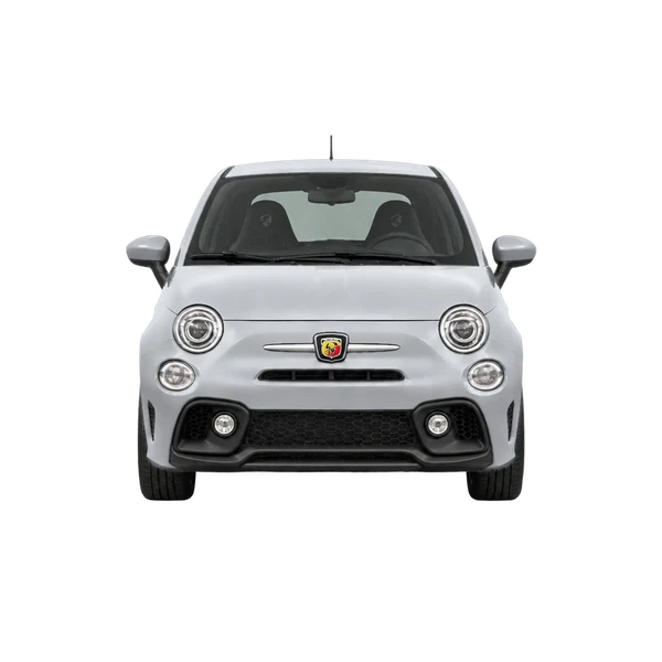 Abarth 595 2024 باللون فضي، منظر أمامي