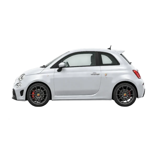Abarth 695 2024 باللون فضي، منظر جانبي (متجه إلى اليسار)