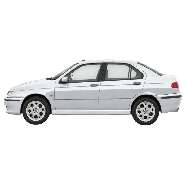 Alfa Romeo 146 2000 argent, vue côté (vers la gauche)