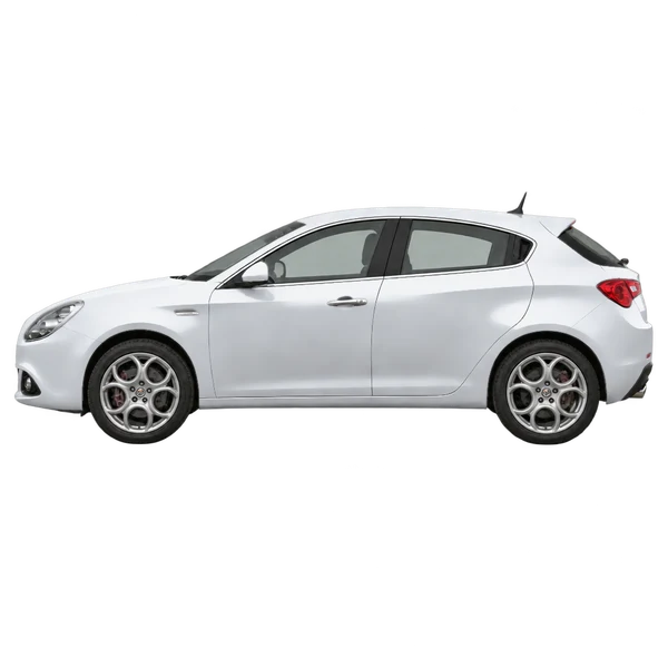 Alfa Romeo Giulietta 2013 باللون فضي، منظر جانبي (متجه إلى اليسار)