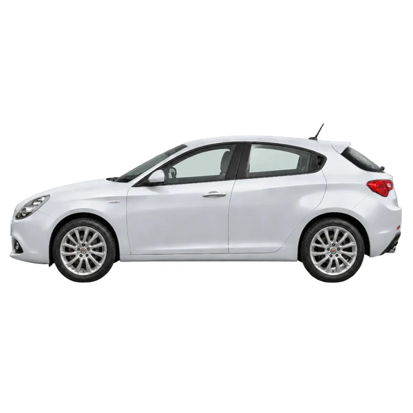 Alfa Romeo Giulietta 2018 باللون فضي، منظر جانبي (متجه إلى اليسار)