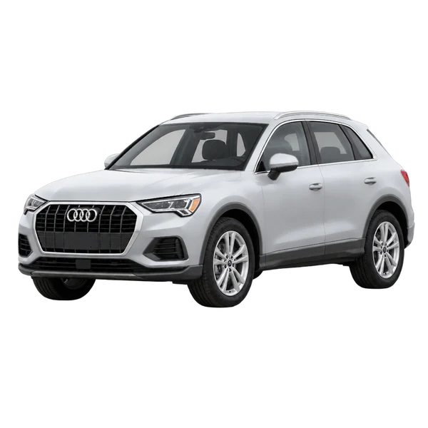 Audi Q3 2021 باللون فضي، منظر منظر أمامي بزاوية ثلاثة أرباع (متجه لليسار)