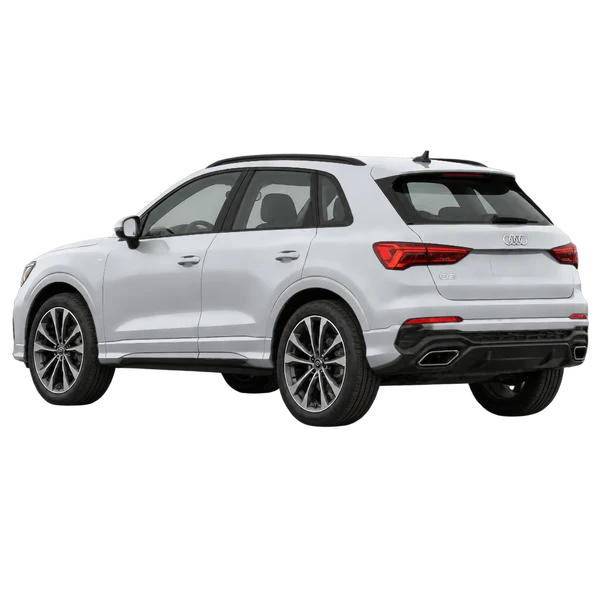 Audi Q3 2026 باللون فضي، منظر ثلاثة أرباع خلفي (باتجاه اليسار)