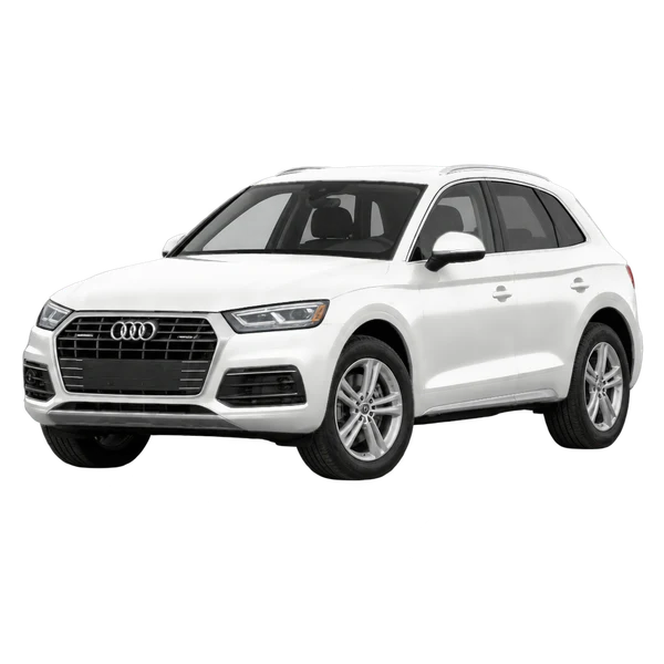 Audi Q5 2022 باللون أبيض، منظر منظر أمامي بزاوية ثلاثة أرباع (متجه لليسار)