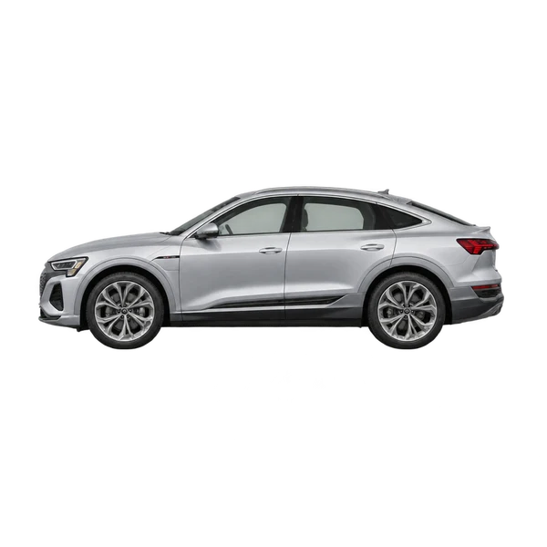 Audi Q8 E-Tron Sportback 2023 باللون فضي، منظر جانبي (متجه إلى اليسار)