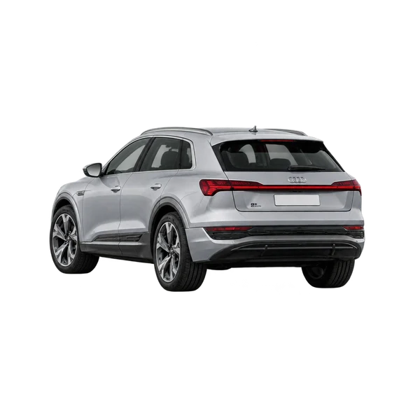 Audi Q8 E-Tron 2023 باللون فضي، منظر ثلاثة أرباع خلفي (باتجاه اليسار)