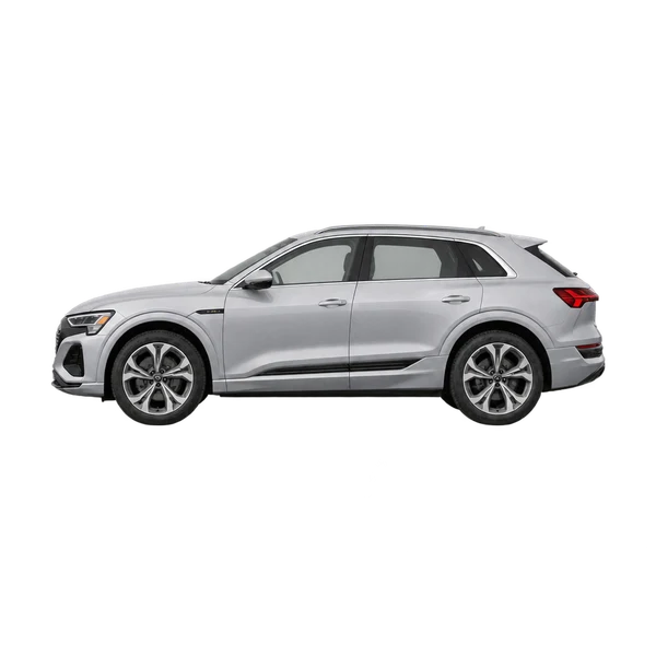 Audi Q8 E-Tron 2024 باللون فضي، منظر جانبي (متجه إلى اليسار)