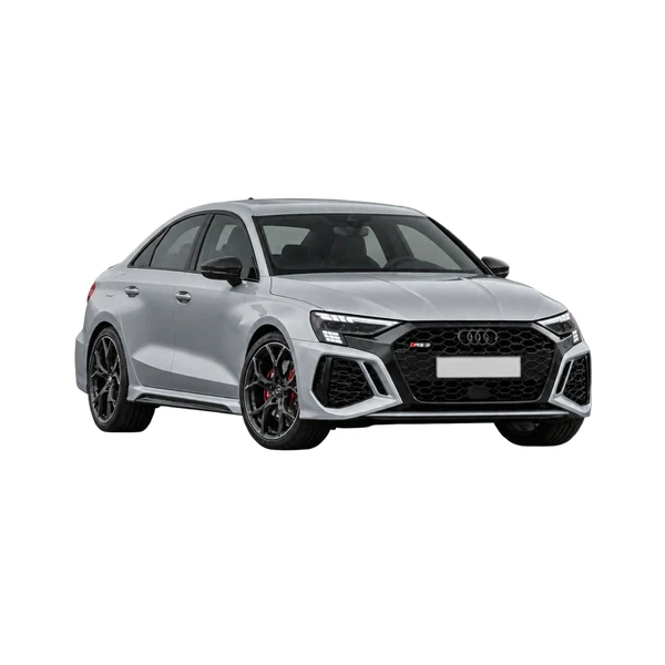 Audi RS 3 2023 باللون فضي، منظر منظر أمامي بزاوية ثلاثة أرباع (متجه لليسار)