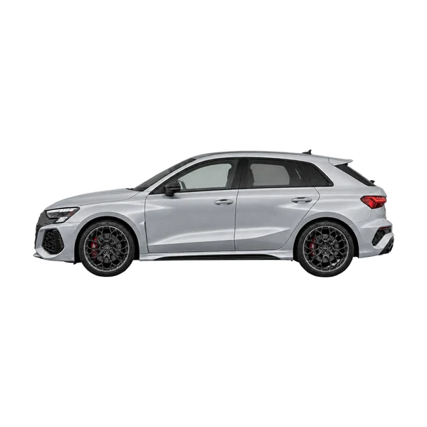Audi RS 3 2023 باللون فضي، منظر جانبي (متجه إلى اليسار)