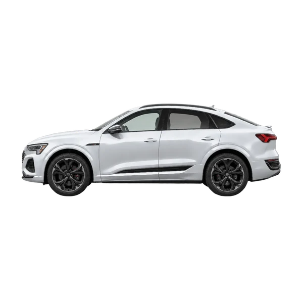 Audi SQ8 Sportback E-Tron 2023 باللون فضي، منظر جانبي (متجه إلى اليسار)