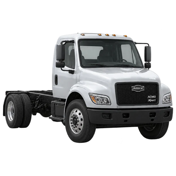 シルバーの2027 Autocar ACMD Xpert（フロントスリークォーター(左向き)ビュー）
