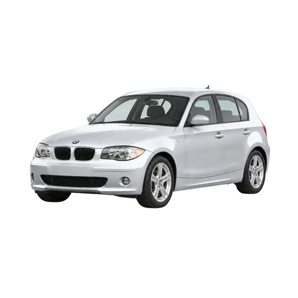 BMW 1 Series 2011 argent, vue trois-quarts avant (orienté vers la gauche)