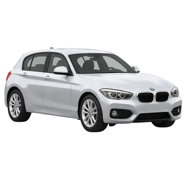 BMW 118D 2017 باللون فضي، منظر زاوية ثلاثة أرباع أمامية (باتجاه اليمين)