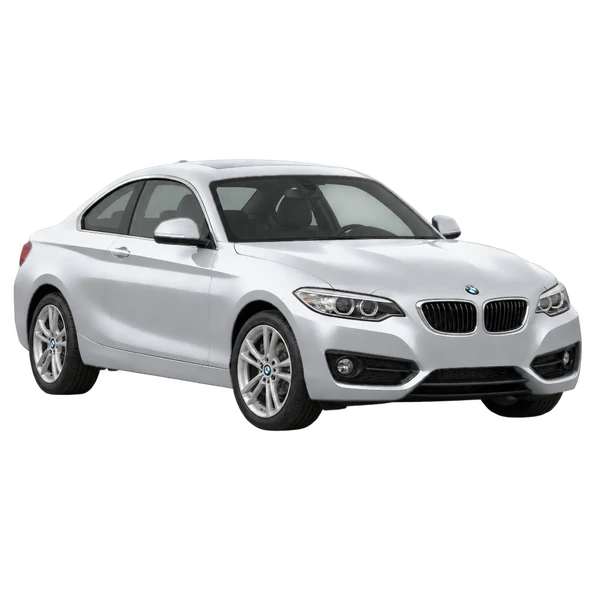 BMW 2 Series 2015 en plateado, vista frontal tres cuartos (hacia la izquierda)