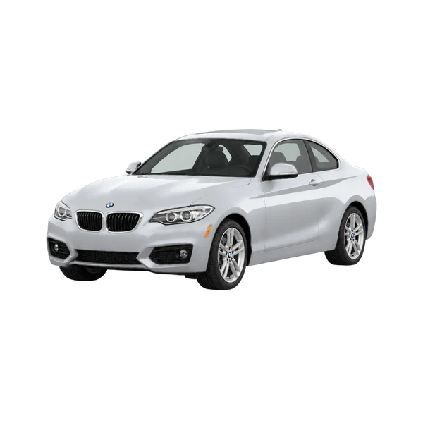 シルバーの2014 BMW 228i（フロントスリークォーター(左向き)ビュー）