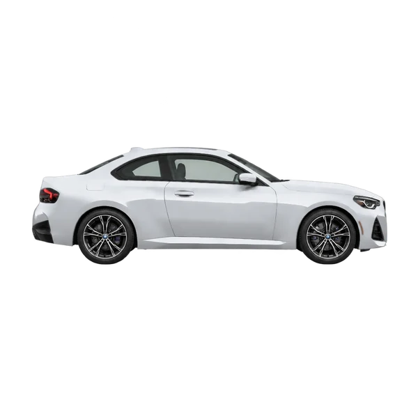 シルバーの2024 BMW 230i（側面（右向き）ビュー）