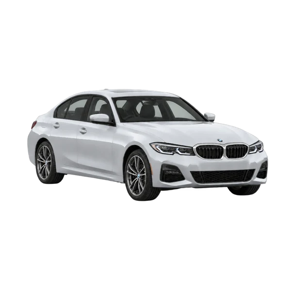 BMW 330i 2022 باللون فضي، منظر زاوية ثلاثة أرباع أمامية (باتجاه اليمين)