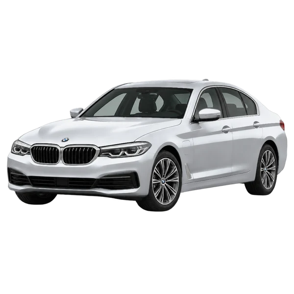 BMW 530e 2019 prata, vista dianteira em três quartos (voltada para a esquerda)