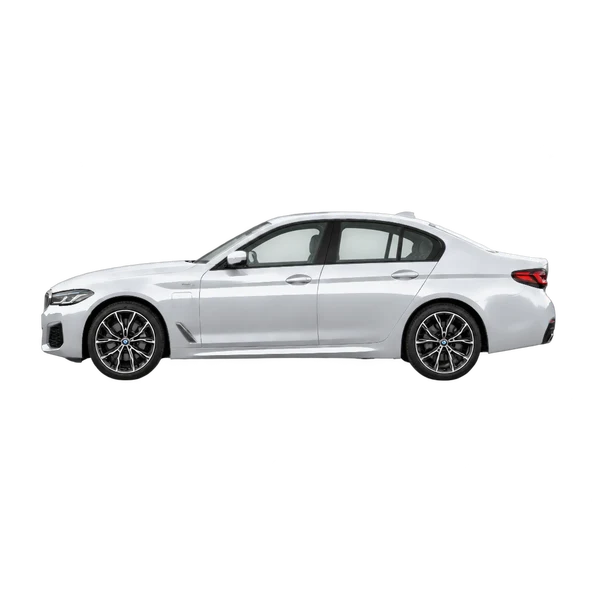 BMW 530e 2023 prata, vista lateral (voltada para a esquerda)