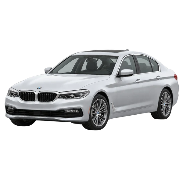 BMW 540 2018 باللون فضي، منظر منظر أمامي بزاوية ثلاثة أرباع (متجه لليسار)