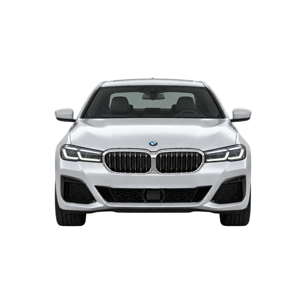 シルバーの2023 BMW 540i（正面ビュー）