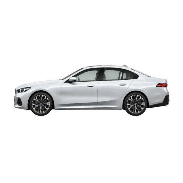 2027 BMW 550e in Silber, Ansicht: Seite (nach links gerichtet)