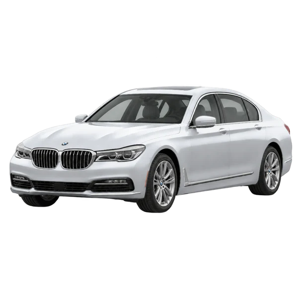 BMW 740i 2018 باللون فضي، منظر منظر أمامي بزاوية ثلاثة أرباع (متجه لليسار)