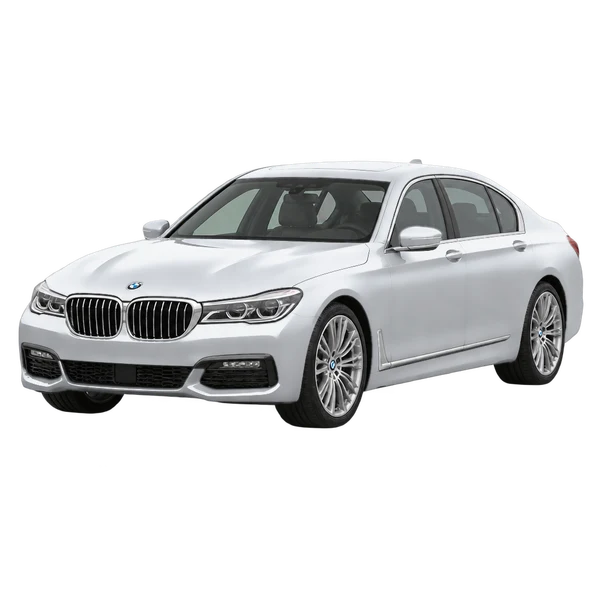 BMW 750i 2017 باللون فضي، منظر منظر أمامي بزاوية ثلاثة أرباع (متجه لليسار)