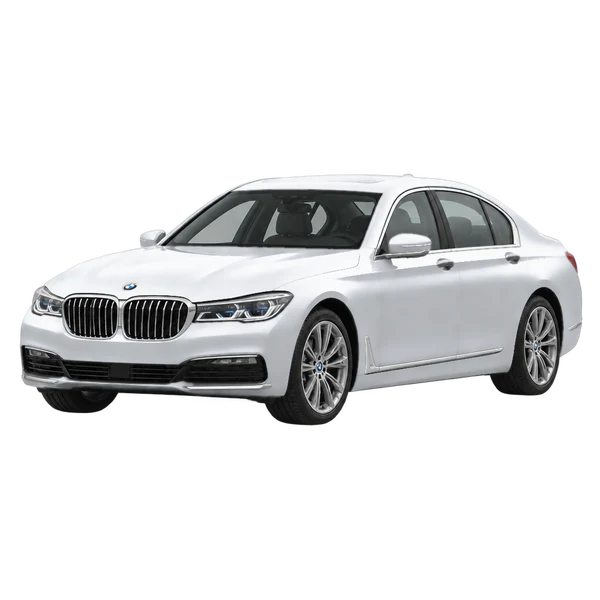 BMW 750i 2019 باللون فضي، منظر منظر أمامي بزاوية ثلاثة أرباع (متجه لليسار)