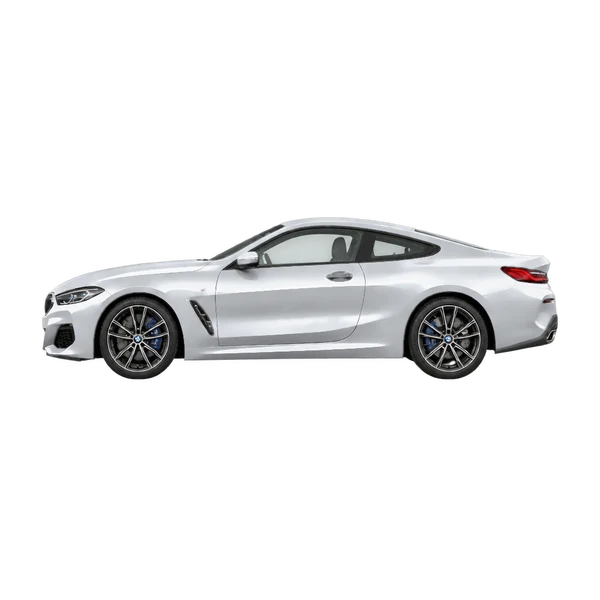 BMW 840i 2026 باللون فضي، منظر جانبي (متجه إلى اليسار)