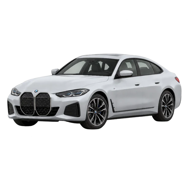 BMW i4 2025 باللون فضي، منظر منظر أمامي بزاوية ثلاثة أرباع (متجه لليسار)