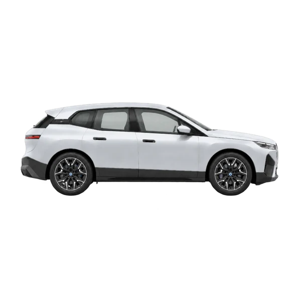 BMW IX Xdrive45 2026 en plateado, vista lateral (hacia la derecha)