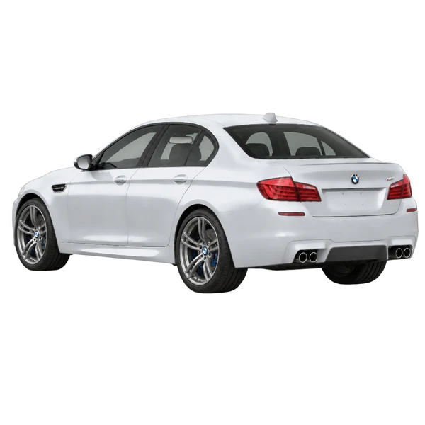 BMW M5 2016 باللون فضي، منظر ثلاثة أرباع خلفي (باتجاه اليسار)