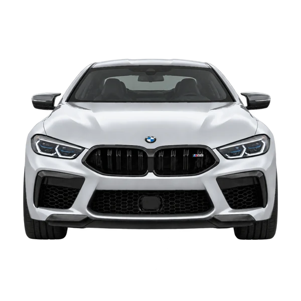 BMW M8 2021 باللون فضي، منظر أمامي