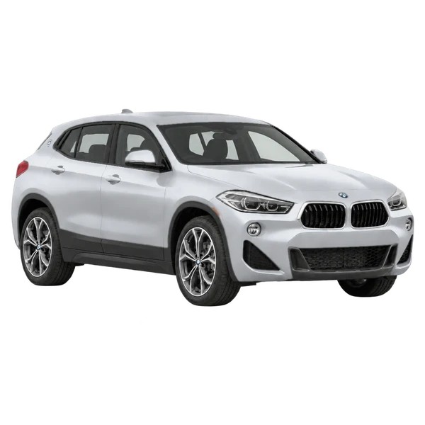 BMW X2 2020 en plateado, vista tres cuartos frontal (mirando a la derecha)