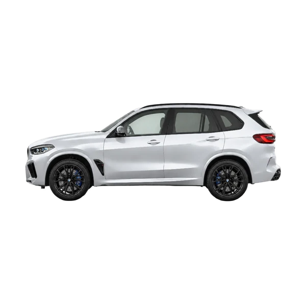 BMW X5 M Competition 2023 argent, vue côté (vers la gauche)