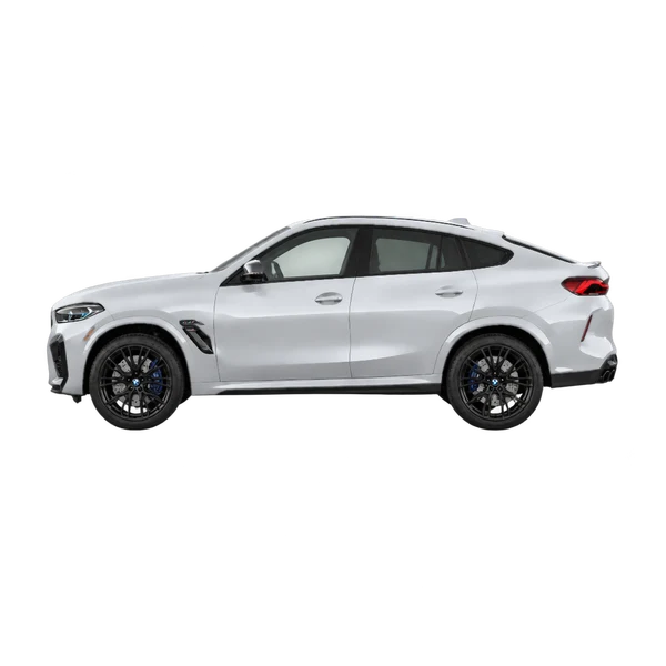 BMW X6 M Competition 2024 argent, vue côté (vers la gauche)