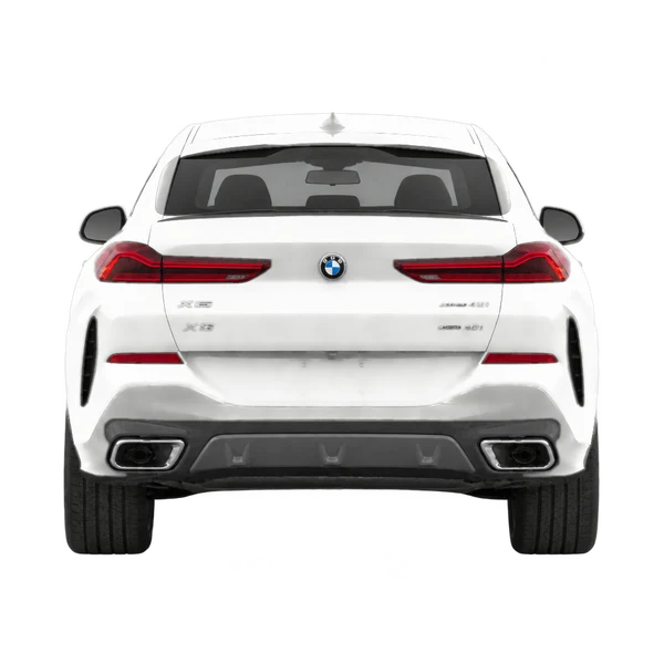 ホワイトの2023 BMW X6（リアビュー）