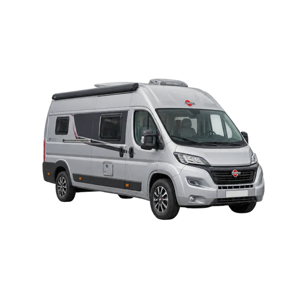 Bürstner BT6911 2021 باللون فضي، منظر منظر أمامي بزاوية ثلاثة أرباع (متجه لليسار)