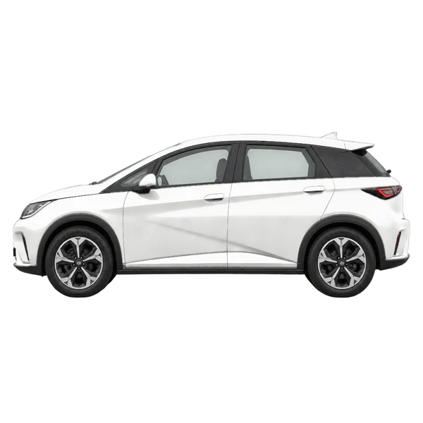 BYD Dolphin 2026 blanc, vue côté (vers la gauche)