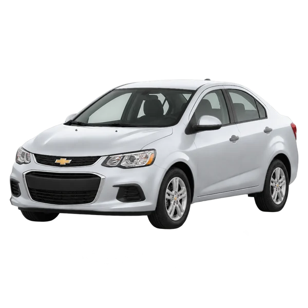 シルバーの2017 Chevrolet Aveo（フロントスリークォーター(左向き)ビュー）
