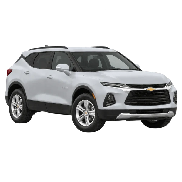 Chevrolet Blazer 2021 باللون فضي، منظر زاوية ثلاثة أرباع أمامية (باتجاه اليمين)