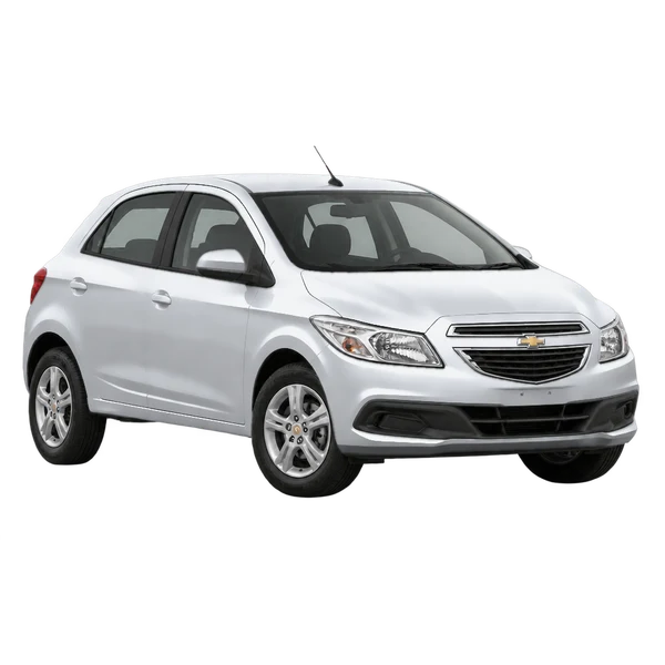 Chevrolet Onix 2015 prata, vista dianteira em três quartos (voltada para a esquerda)