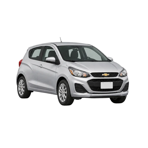 Chevrolet Spark 2024 prata, vista dianteira em três quartos (voltada para a esquerda)
