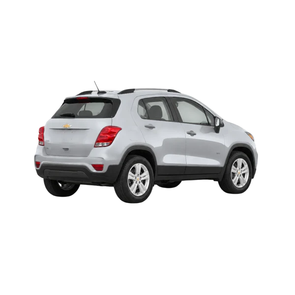 Chevrolet Tracker 2018 باللون فضي، منظر منظر خلفي بزاوية ثلاثة أرباع (باتجاه اليمين)