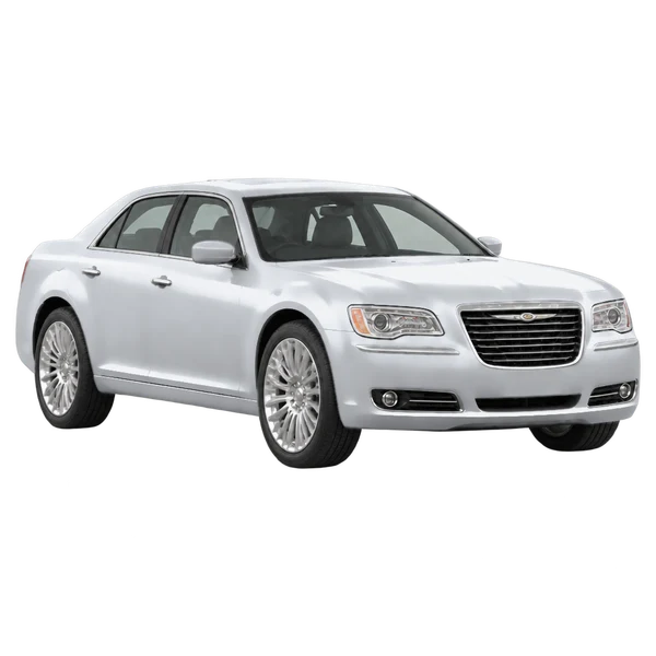Chrysler 300C 2011 prata, vista três quartos dianteiro (voltado para a direita)