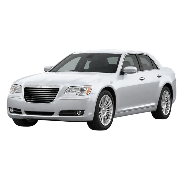 Chrysler 300C 2013 en plateado, vista frontal tres cuartos (hacia la izquierda)