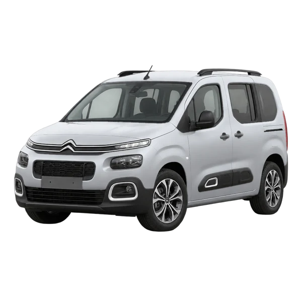 Citroën Berlingo 2024 prata, vista dianteira em três quartos (voltada para a esquerda)