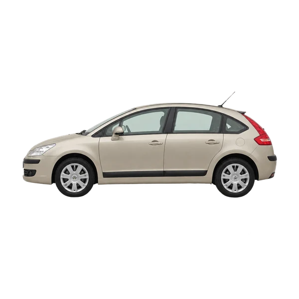 Citroën C4 2008 باللون بيج، منظر جانبي (متجه إلى اليسار)