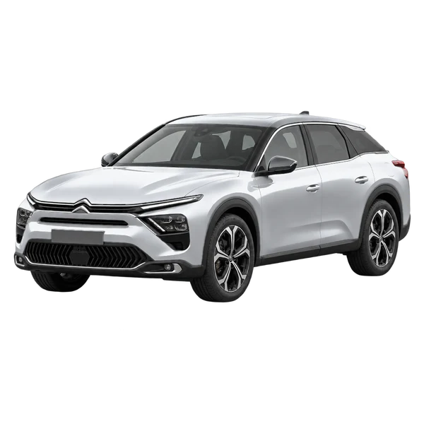 Citroën C5 X 2023 باللون فضي، منظر منظر أمامي بزاوية ثلاثة أرباع (متجه لليسار)